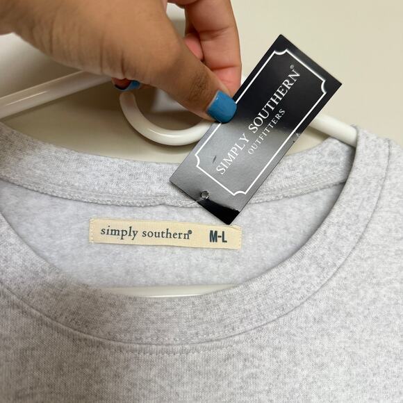 Simply Southern Mens Sweatshirt Size M/L Graphic Loungewear Cozy Casual NEW - Picture 3 of 5